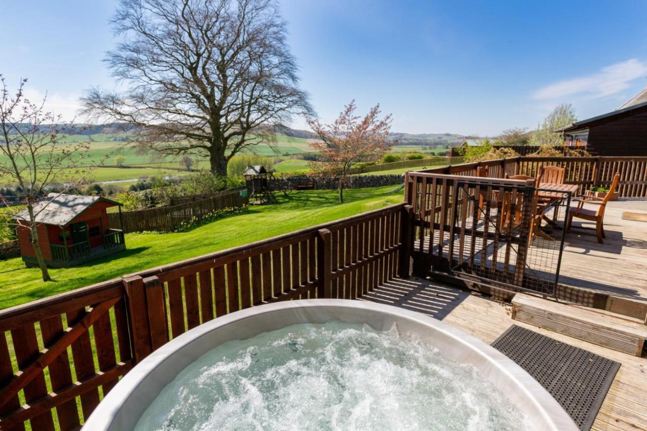 Douglas Fir Lodge With Hot Tub Near Cupar Fife Luthrie Exterior photo