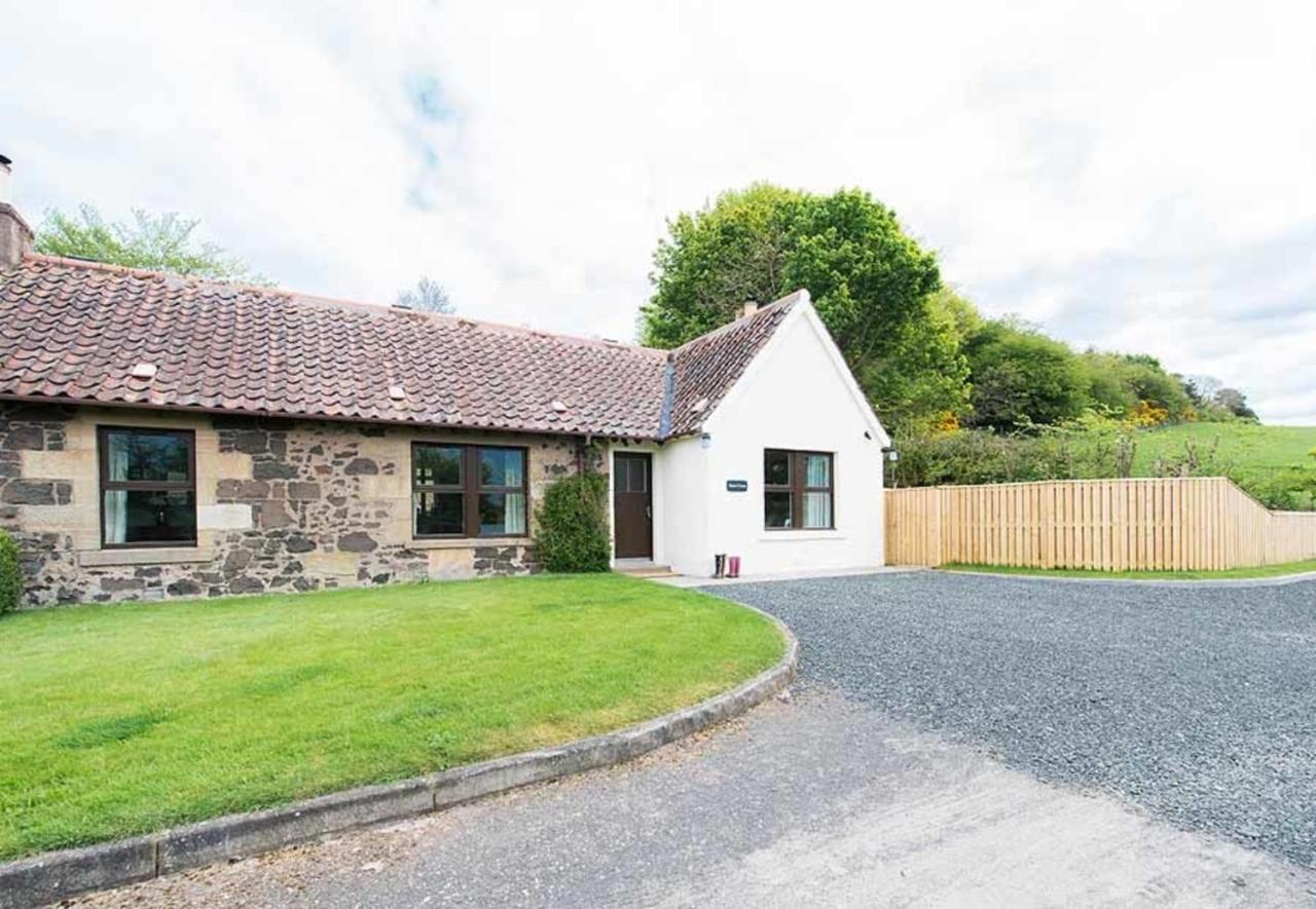 Douglas Fir Lodge With Hot Tub Near Cupar Fife Luthrie Exterior photo
