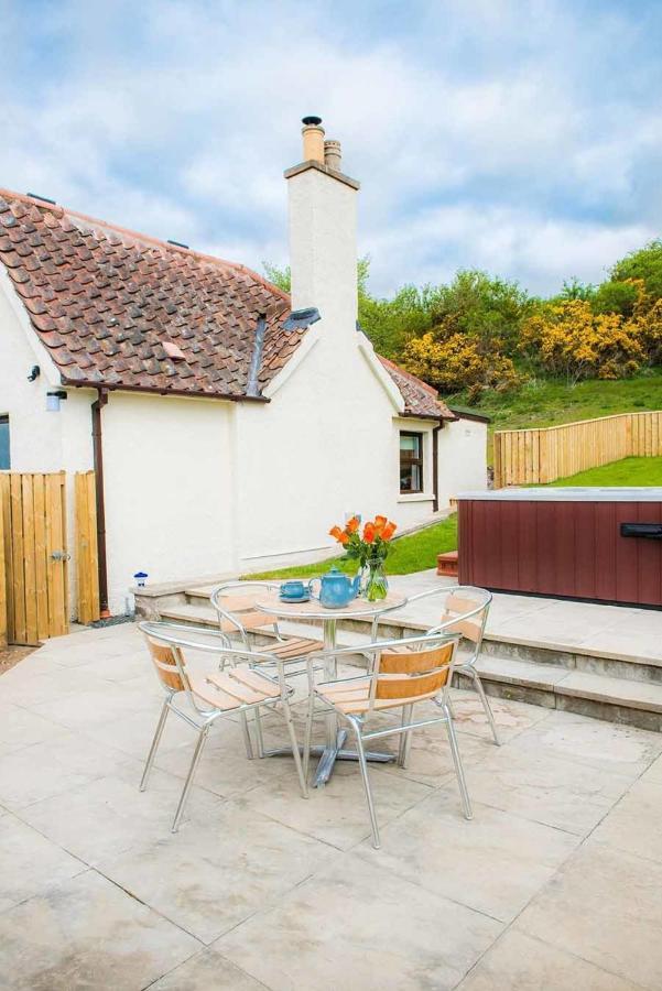Douglas Fir Lodge With Hot Tub Near Cupar Fife Luthrie Exterior photo
